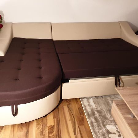 Cazare Apartament Cu 2 Camere Nehoiu Exterior foto