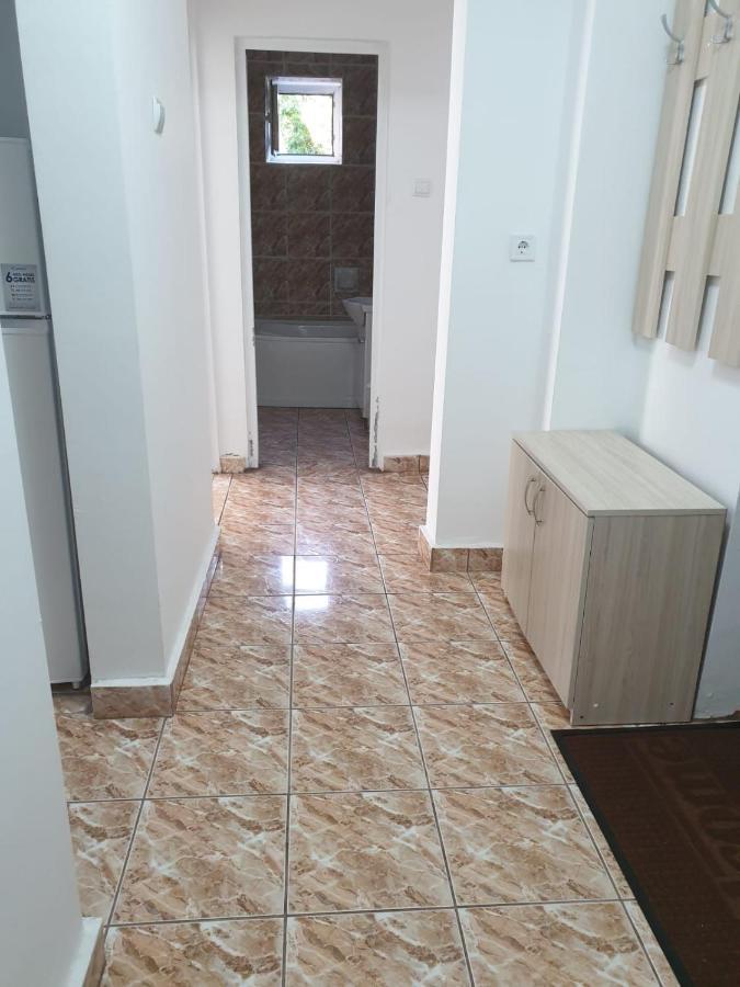 Cazare Apartament Cu 2 Camere Nehoiu Exterior foto
