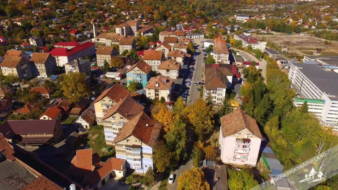 Cazare Apartament Cu 2 Camere Nehoiu Exterior foto